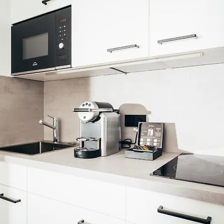 Smartliving Apartahotel 4*