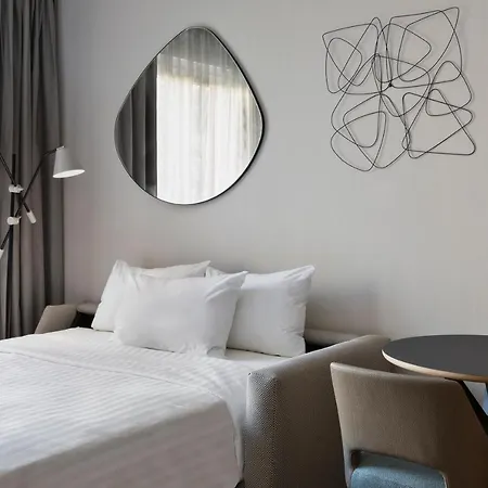 Hotel By Marriott East 4*