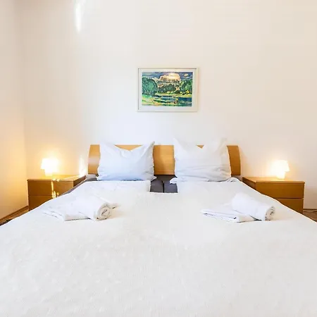 Serviced Messe Guest house *