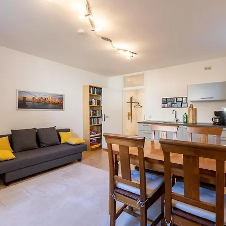 Guest house Serviced Messe *