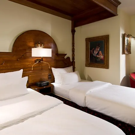 King's First Hotel