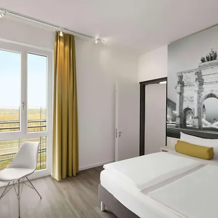 Hotel Super 8 By Wyndham West 3*