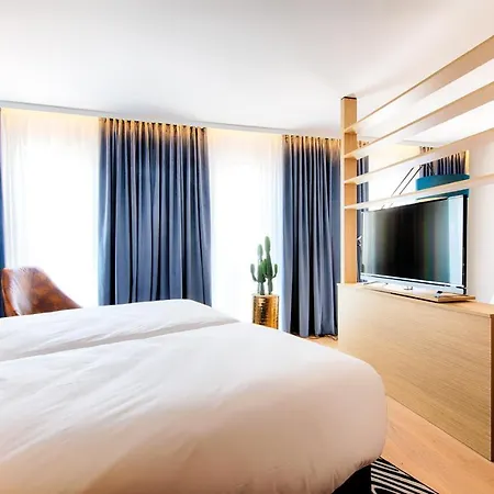 Hotel Nyx By Leonardo 4*