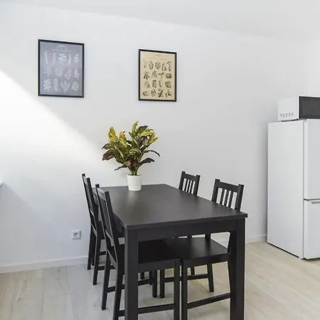 70m² Frisch Kernsanierte In Lage Διαμέρισμα