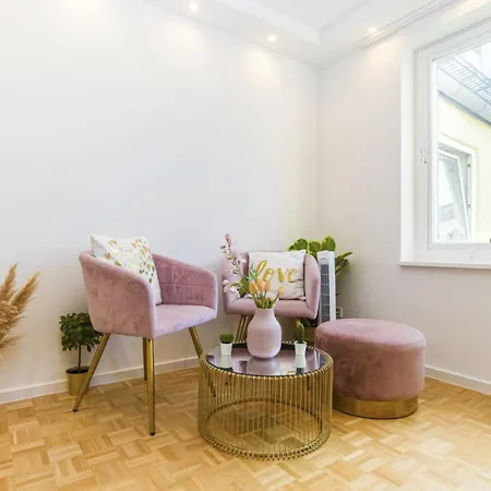 Διαμέρισμα 70m² Frisch Kernsanierte In Lage *