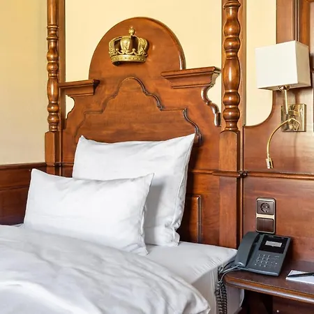 Hotel King's First 4*