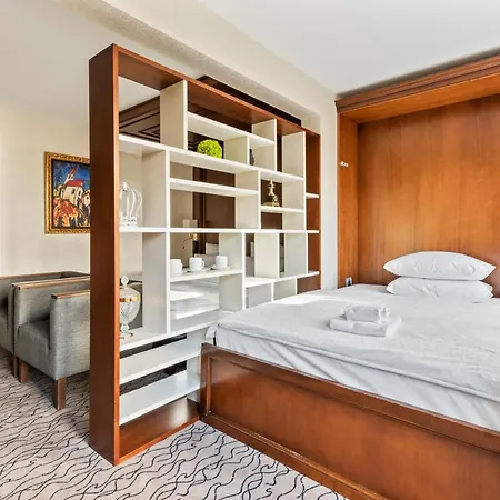 Hotel Advastay By King's Munich