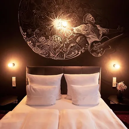 Wdrei Hotel *