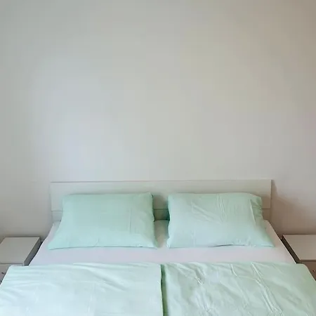 Apartment Gemutliche 3-zimmer Munich