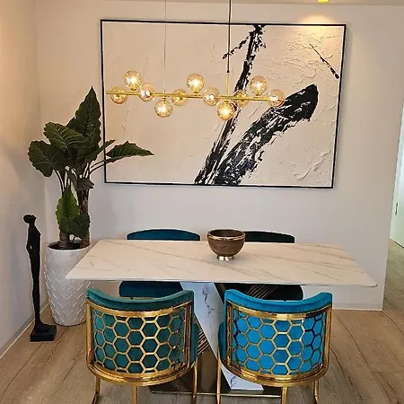 Luxus Neubau 65m² City Wohnung: R 아파트 *