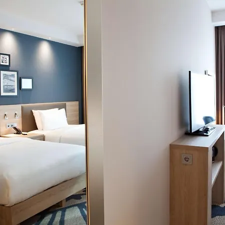 Otel Hampton By Hilton Center East