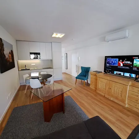 Appartement East Park Baumkirchner Str 18 *