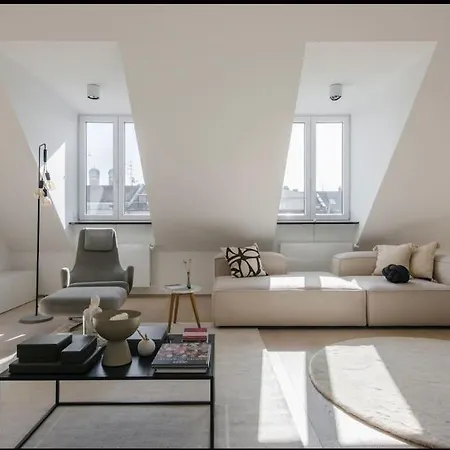 Hemingway Penthouse With Fireplace/chimney Munich