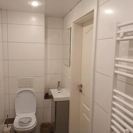 아파트 80m2 Garten-duplexwohnung In Altperlach 뮌헨