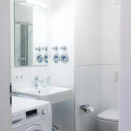 아파트 Zentrales Zimmer, Naehe Oktoberfest, Bett Und Schlafcouch 뮌헨