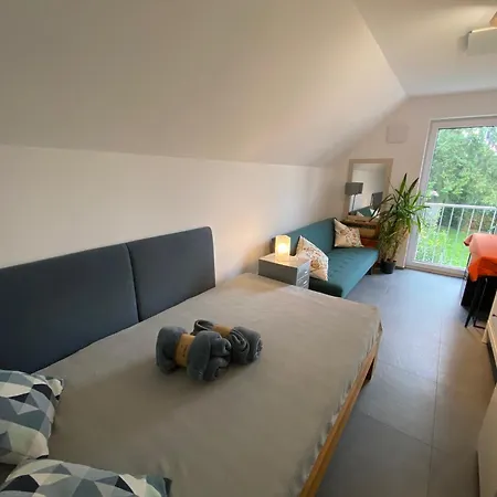 Jay Bird House Bed & Breakfast Munich