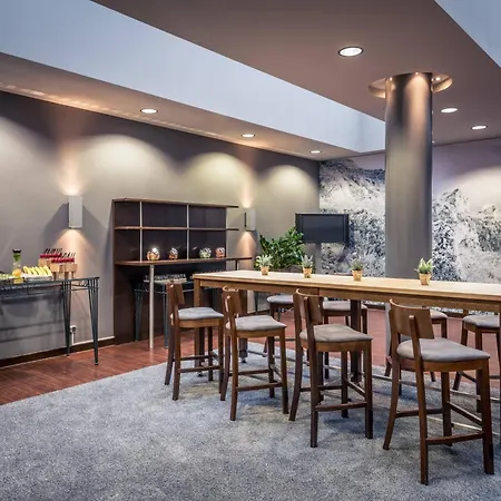 Courtyard By Marriott Center 4* München