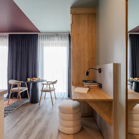 Smartliving Apartahotel 4*