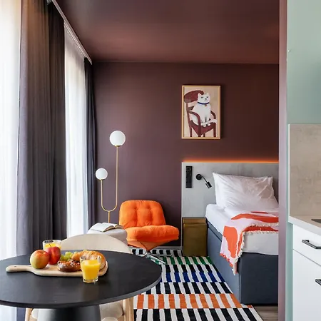 Smartliving Apartahotel 4*