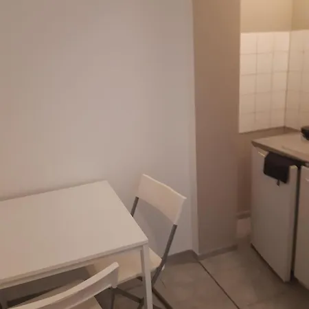 Budget Station Apartmenthostel Sen 14 아파트