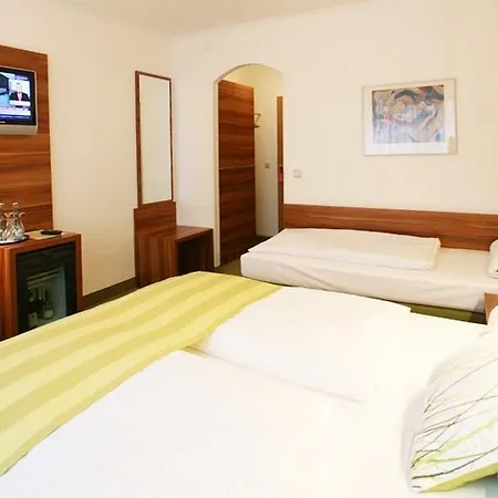 Np Wallis Hotel 3*