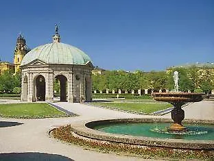 Deutsches Theater מלון 3*