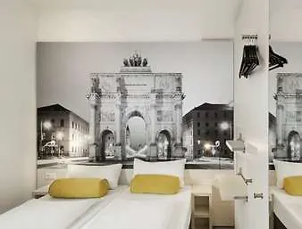 Super 8 By Wyndham West Hotel Munich