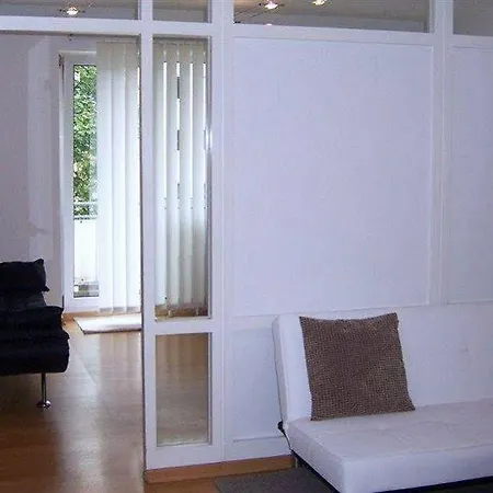 Appartement East Park Baumkirchner Str 18 *
