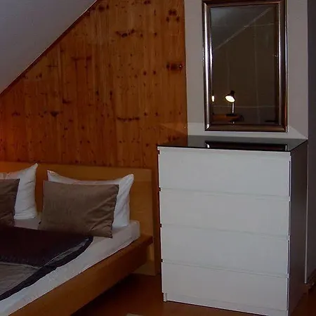 Appartement East Park Baumkirchner Str 18 *