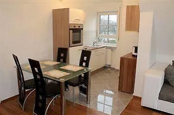 East Park Baumkirchner Str 18 Appartement *