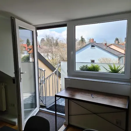 Apartment Rooftop Solln - 20min Oktoberfest/zentrum *