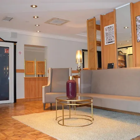 Hotel Ana Living By Arthotel Ana 3*