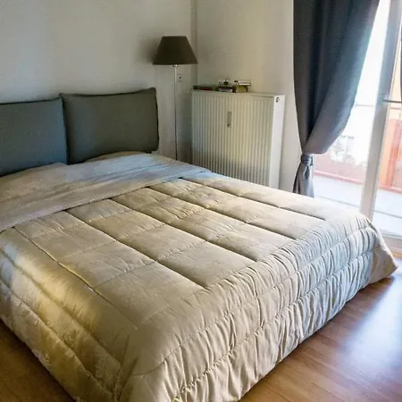 Bright And Quiet Flat With A Balcony Munich