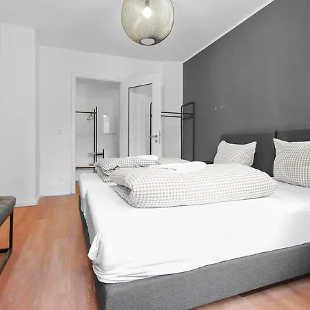 Flatista Homes - Station - 3br