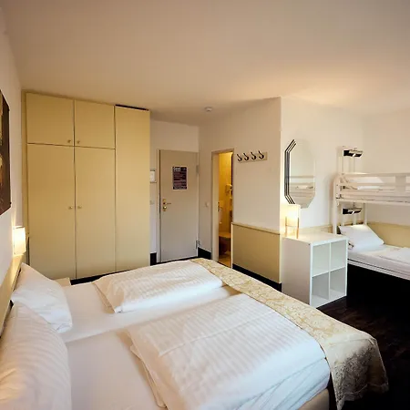 Hostel The 4you & *