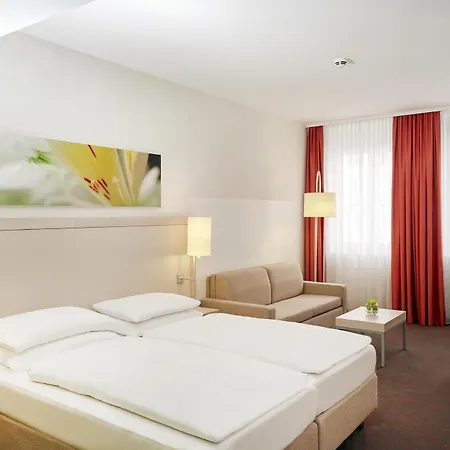 Hotel H+