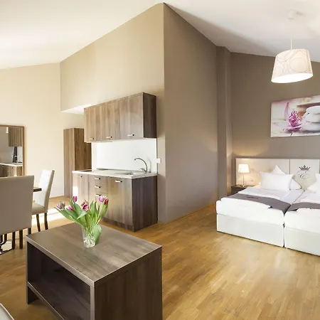 Empress Boutique Hotel 3* Munich