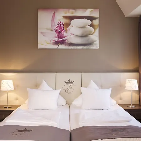 Empress Boutique Hotel 3*