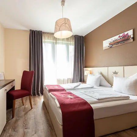 Empress Boutique Hotel 3* Munich