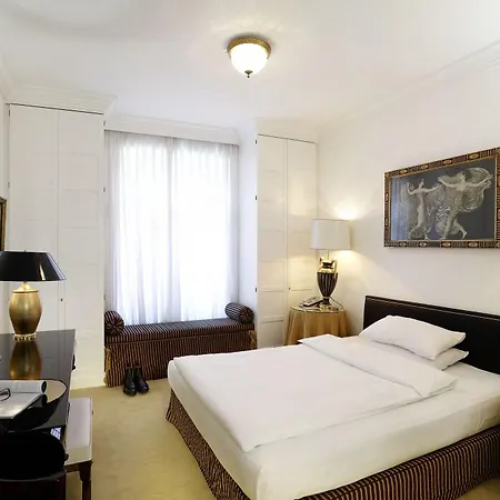 Opera 4*