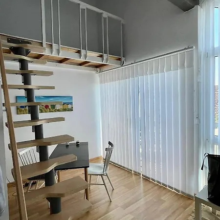 Cozy Dachgeschoss-atelier München
