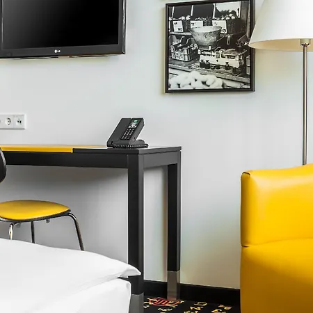 - Westpark By Ihg מלון 4*