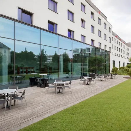 - Westpark By Ihg מלון 4*