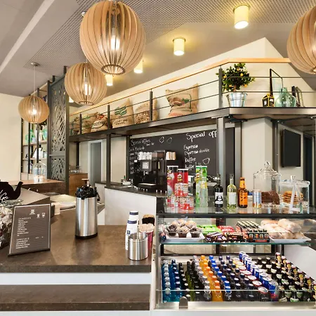 Hotel Super 8 By Wyndham West Munich