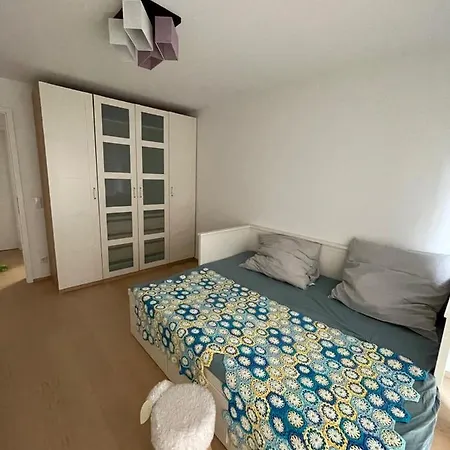 Apartment Familienfreundliche Mit 110qm In Ruhiger Und Gut Angebundener Lage *