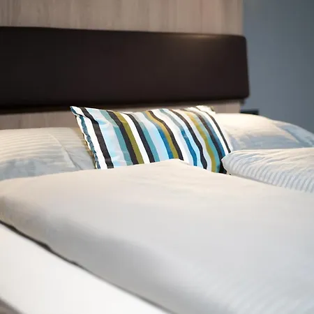 Max Serviced Apartment *