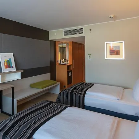 Centre By Ihg Hotell