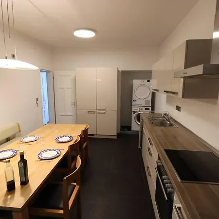 Апартаменты Altbautraum Am Gaertnerplatz 120 M2 Мюнхен