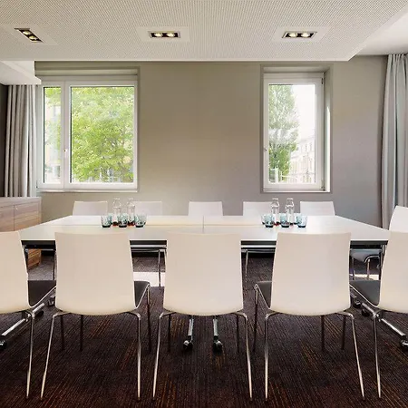 Aloft Szálloda 4*