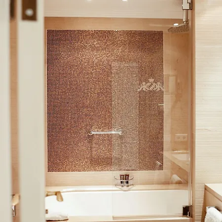 Ξενοδοχείο Bayerischer Hof 5*